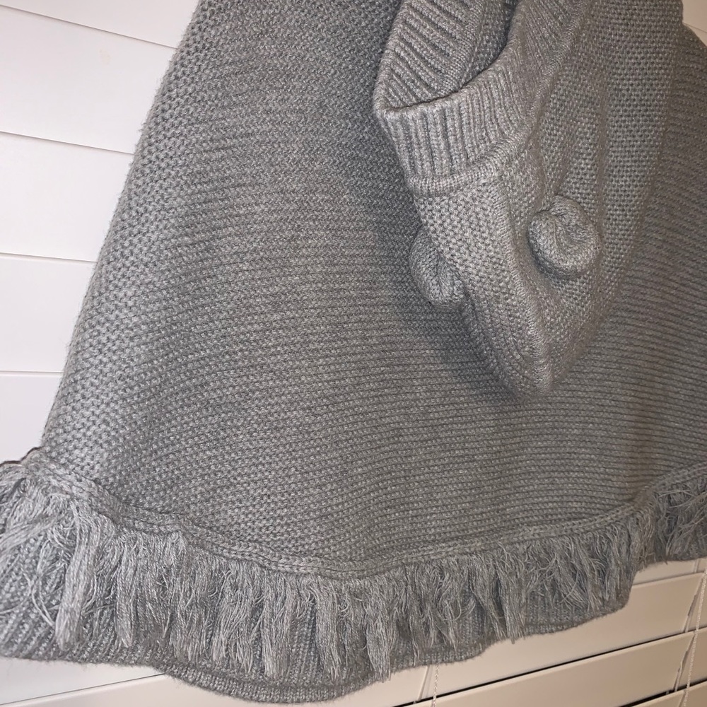Gap poncho - Picture 3 of 3